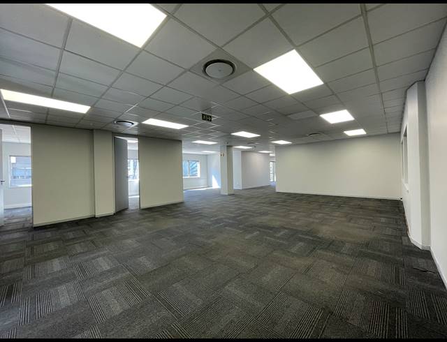 723M² OFFICE TO LET IN SANDTON CENTRAL